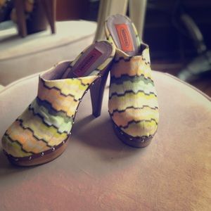 Missoni fabric slip-on mules. Wood heel size EU 38